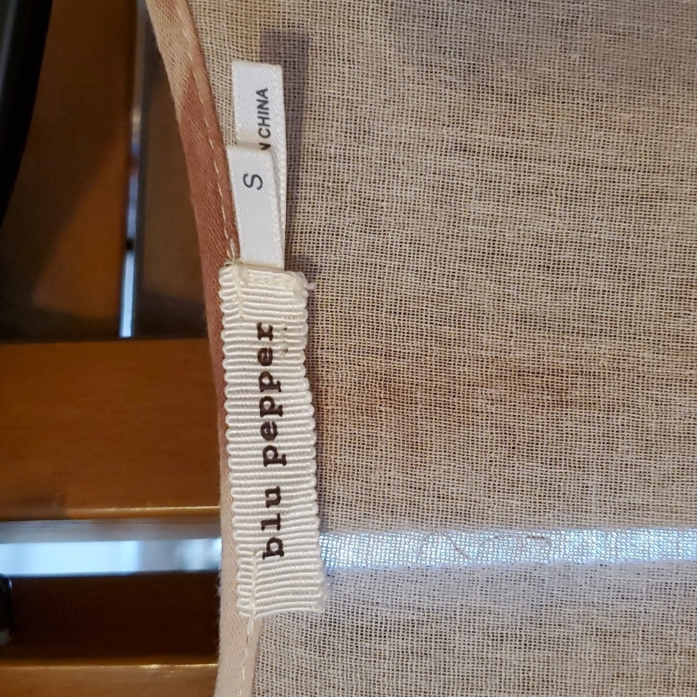 Blu Pepper flowy top size Small - Picture 2 of 4